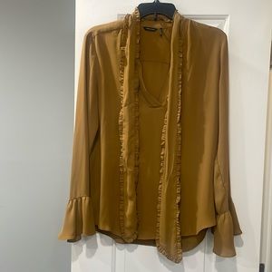 Worn once! Goes with Marciano jumpsuit in my closet.